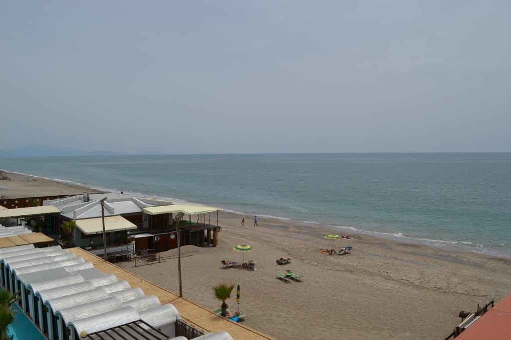 Casa Vacanze Dei Navigatori On The Sea Pontecagnano Exterior photo