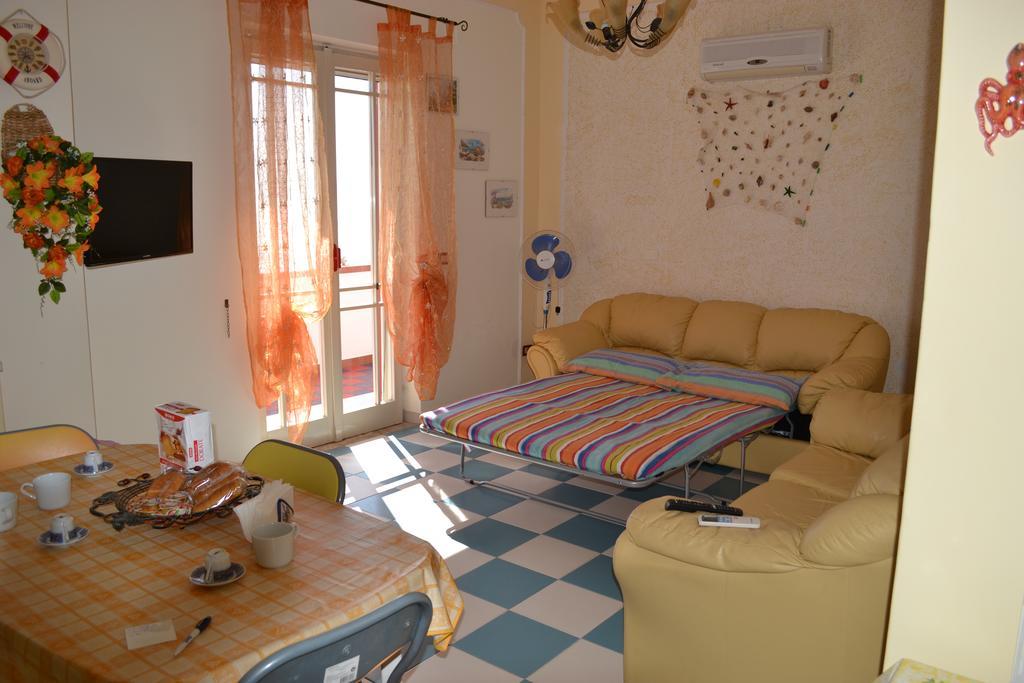 Casa Vacanze Dei Navigatori On The Sea Pontecagnano Exterior photo