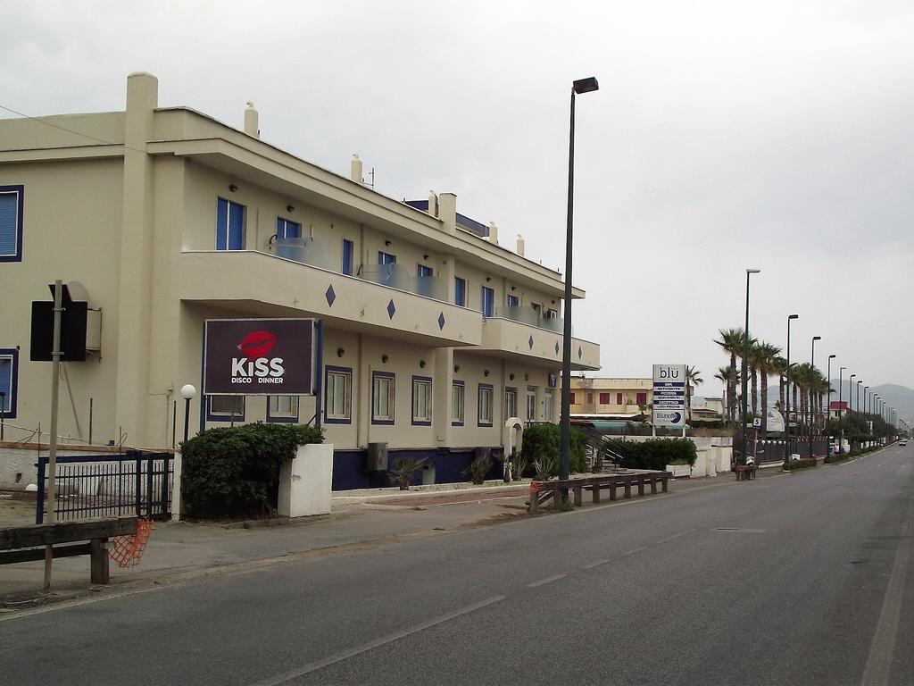 Casa Vacanze Dei Navigatori On The Sea Pontecagnano Exterior photo