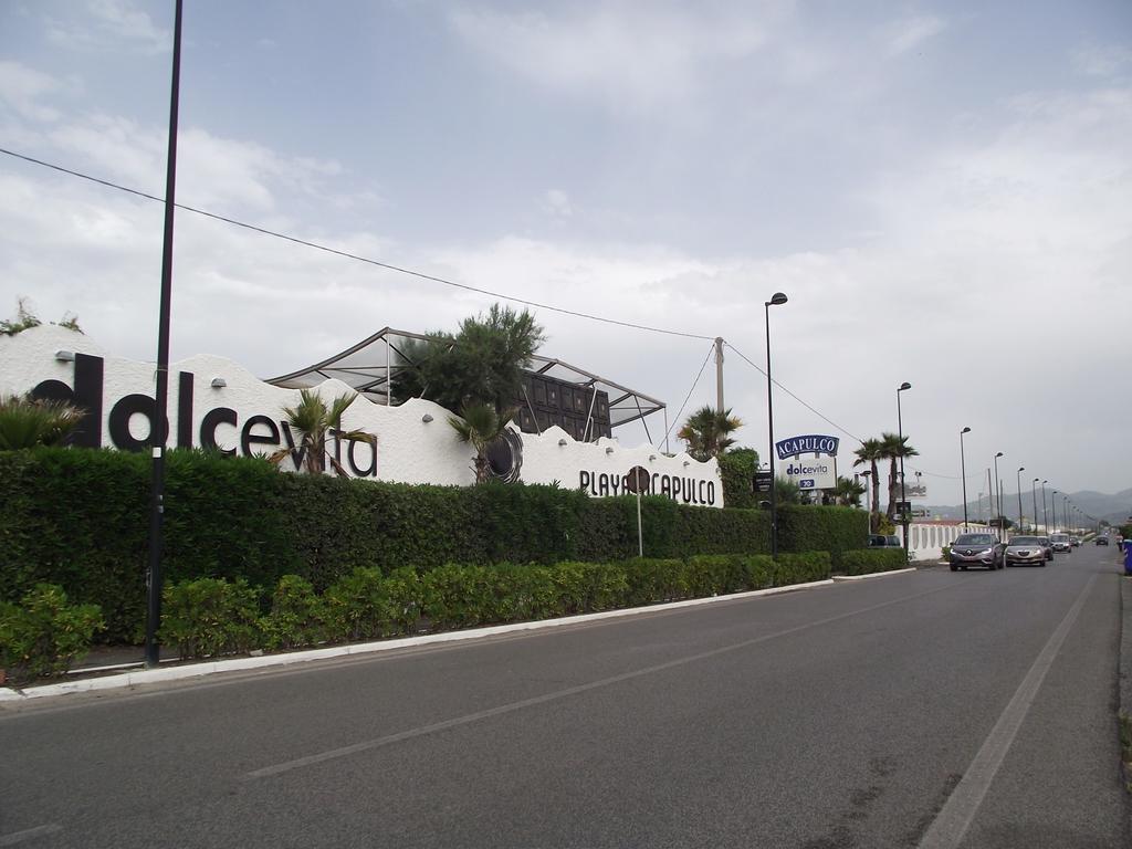 Casa Vacanze Dei Navigatori On The Sea Pontecagnano Exterior photo